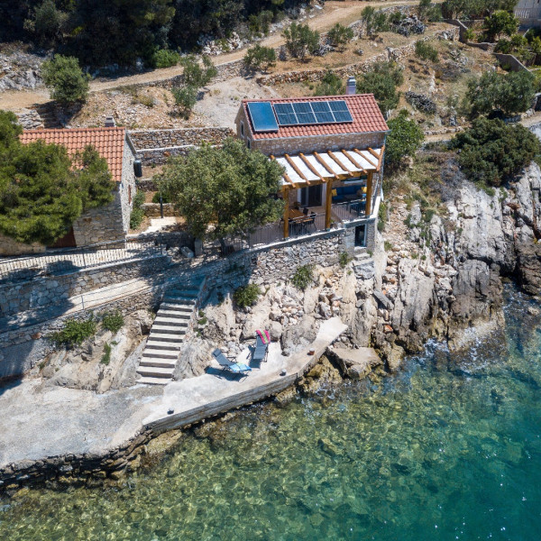 Seaside Cottage Maslina, Seaside Cottage Maslina, Hvar Island, Croatia - A Cottage Right by the Sea Gdinj