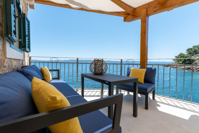 Exterior, Seaside Cottage Maslina, Hvar Island, Croatia - A Cottage Right by the Sea Gdinj