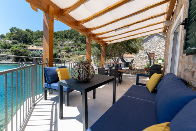 Exterior, Seaside Cottage Maslina, Hvar Island, Croatia - A Cottage Right by the Sea Gdinj